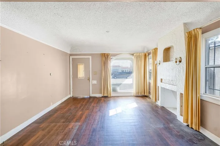 8753 Dalton Avenue, Los Angeles, California 90047