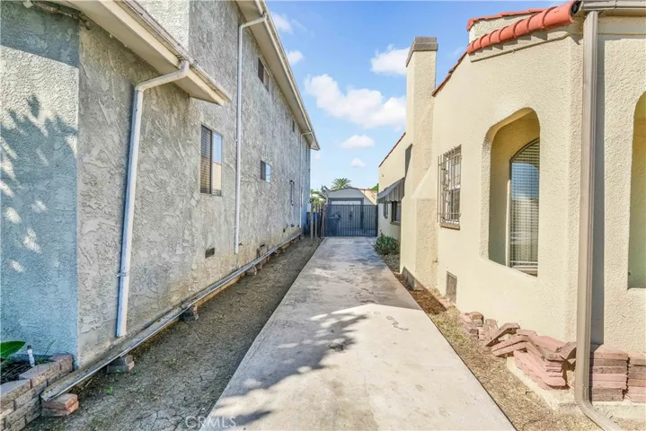 8753 Dalton Avenue, Los Angeles, California 90047