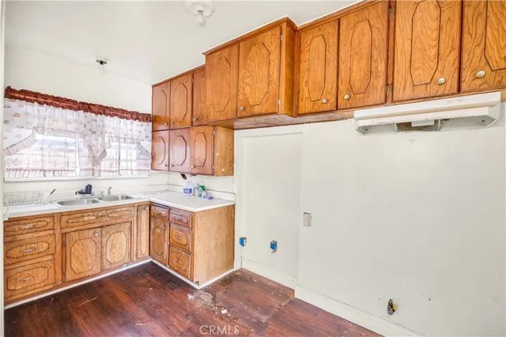8753 Dalton Avenue, Los Angeles, California 90047