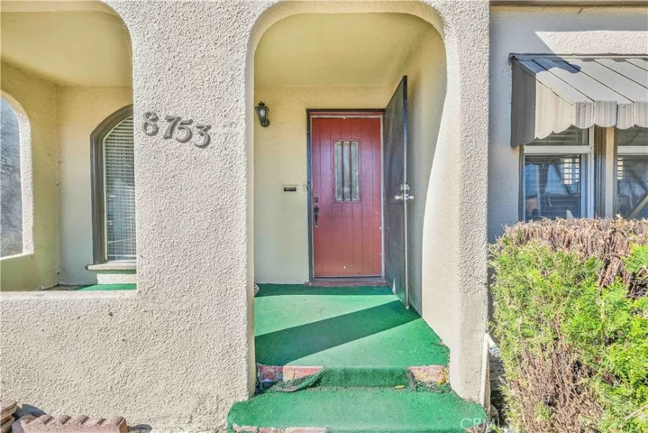 8753 Dalton Avenue, Los Angeles, California 90047