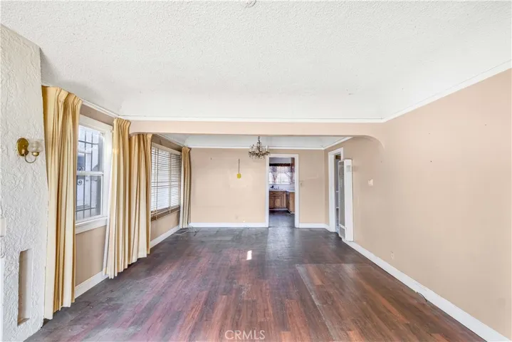 8753 Dalton Avenue, Los Angeles, California 90047