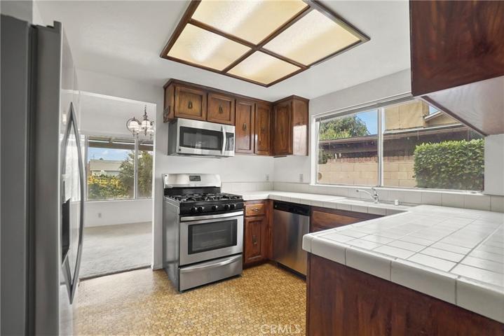 2156 S Hickory Avenue, Ontario, California 91762