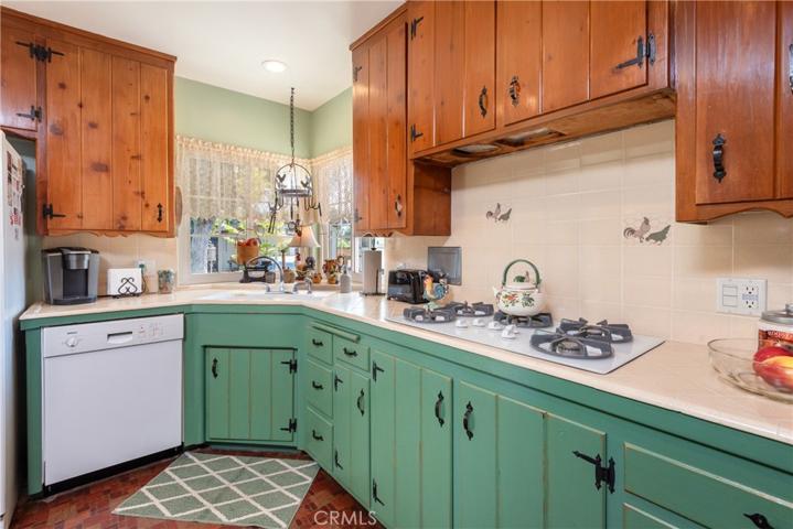 148 Rodeo Road, Glendora, California 91741
