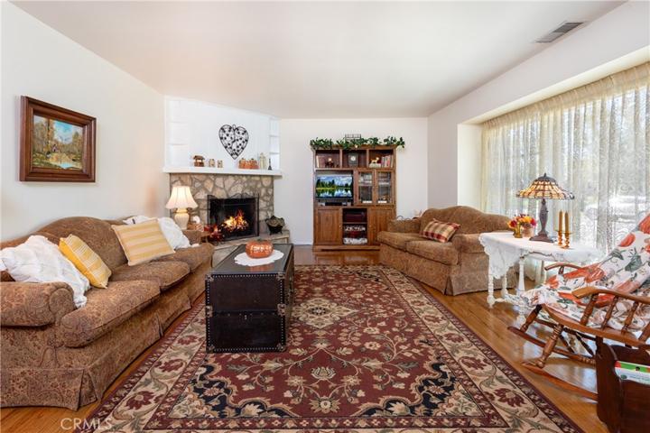 148 Rodeo Road, Glendora, California 91741