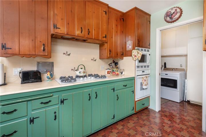 148 Rodeo Road, Glendora, California 91741