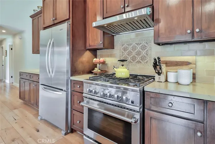 3933 Patrick Henry Place, Agoura Hills, California 91301