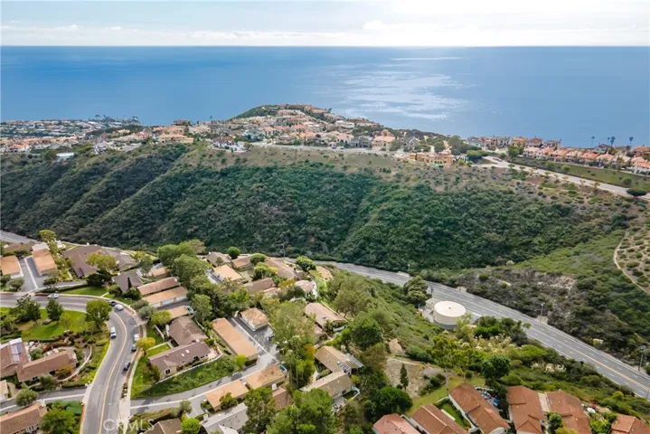 Perfectly set on the hill with serene views amongst beautiful trees and gardens. Ocean breazes and delightful sunsets.