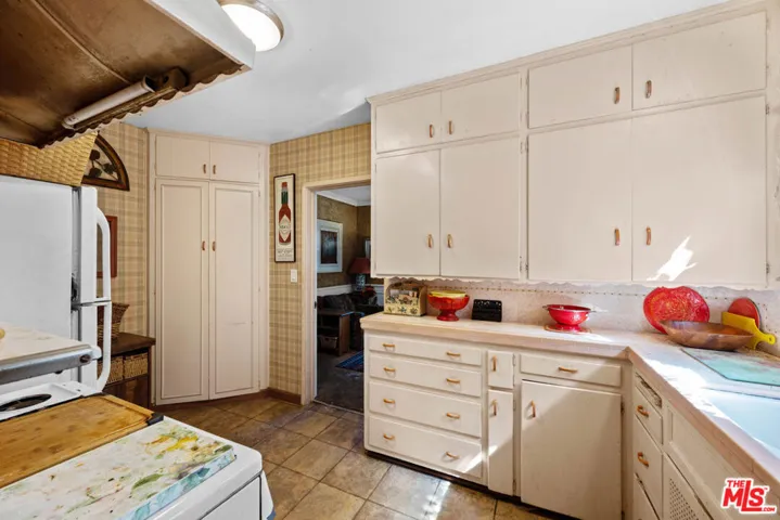 4263 Le Bourget Avenue, Culver City, California 90232