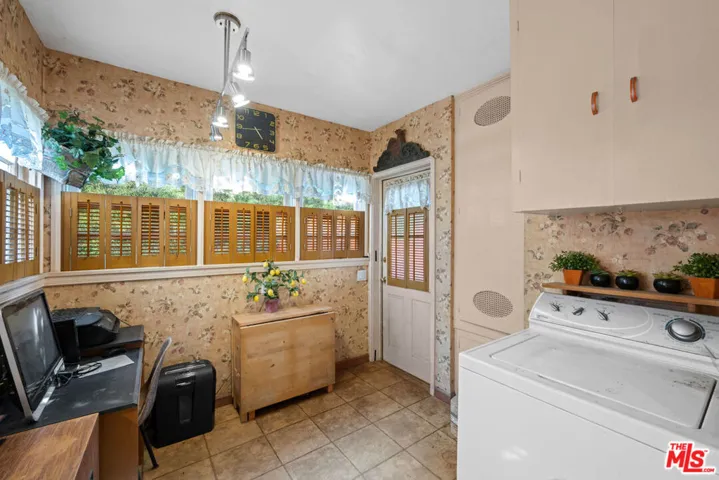 4263 Le Bourget Avenue, Culver City, California 90232