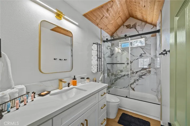 Upstairs Bathroom 2