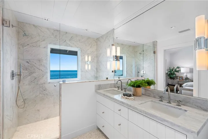 25 Blue Lagoon, Laguna Beach, California 92651