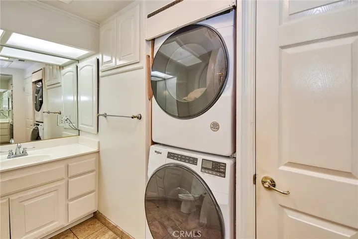 1543 Monterey Road 24g M2, Seal Beach, California 90740
