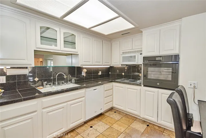 1543 Monterey Road 24g M2, Seal Beach, California 90740