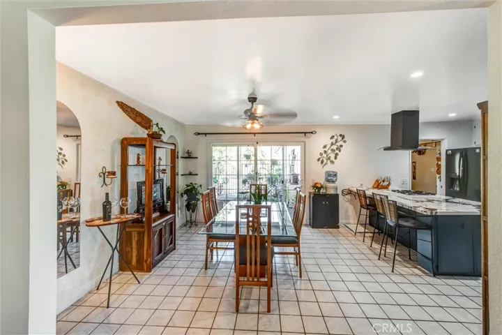 DINING ROOM KITCHEN