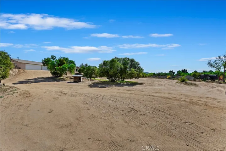 11221 Omelveny Road, Oak Hills, California 92344