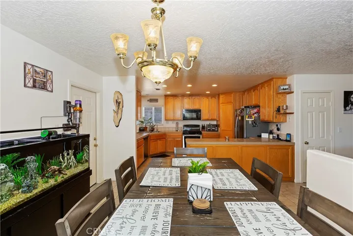 11221 Omelveny Road, Oak Hills, California 92344