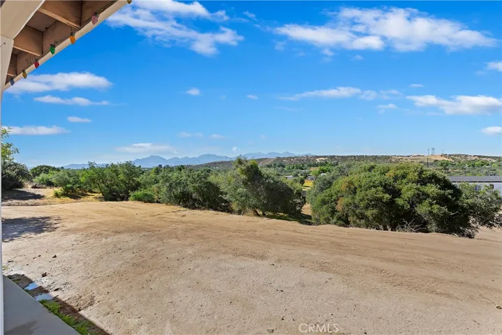 11221 Omelveny Road, Oak Hills, California 92344