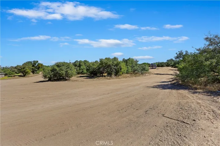 11221 Omelveny Road, Oak Hills, California 92344