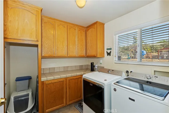 11221 Omelveny Road, Oak Hills, California 92344