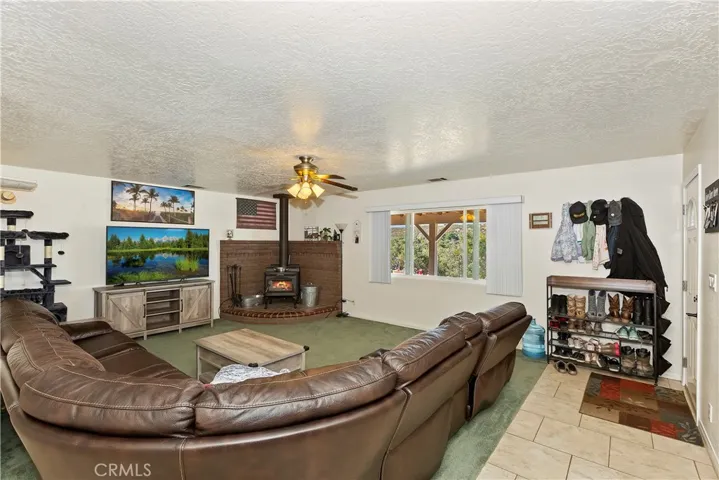 11221 Omelveny Road, Oak Hills, California 92344