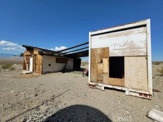 43 Saturn Road, Lucerne Valley, California 92356
