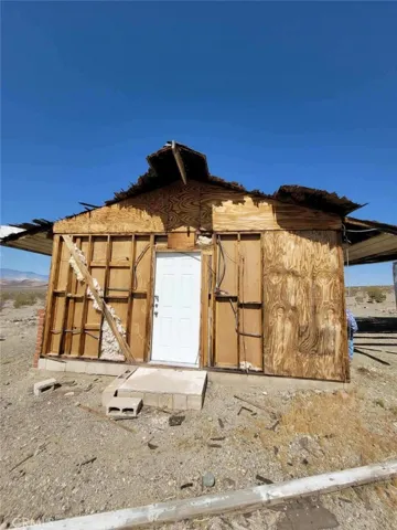 43 Saturn Road, Lucerne Valley, California 92356