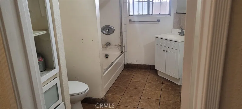 2355 Wilma Avenue, Commerce, California 90040
