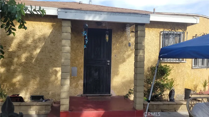 Front sfr side entrance