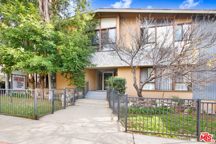 1770 El Cerrito Place, Los Angeles, California 90028
