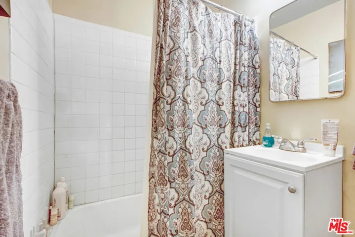1770 El Cerrito Place, Los Angeles, California 90028
