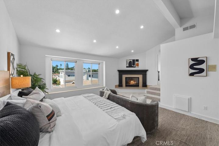 Prinary bedroom.