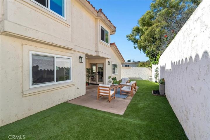 1913 Ruhland Avenue Unit B, Redondo Beach, California 90278