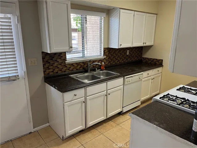 14299 La Paz Drive Unit 12, Victorville, California 92395