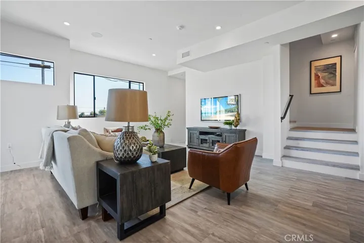 15317 W Lemay, Van Nuys, California 91411