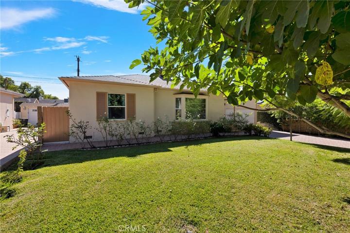 606 Roselli Street, Burbank, California 91501