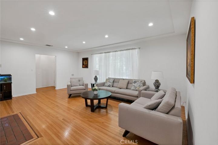 606 Roselli Street, Burbank, California 91501