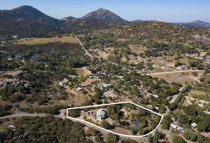 15810 Rosemont Lane, Ramona, California 92065