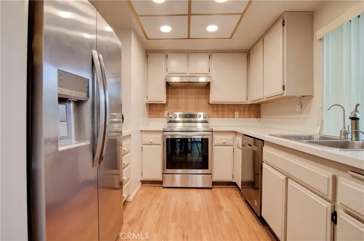8566 Van Ness Court 22e, Huntington Beach, California 92646