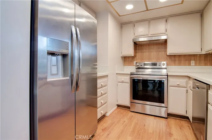 8566 Van Ness Court 22e, Huntington Beach, California 92646