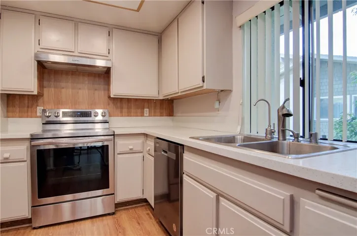8566 Van Ness Court 22e, Huntington Beach, California 92646