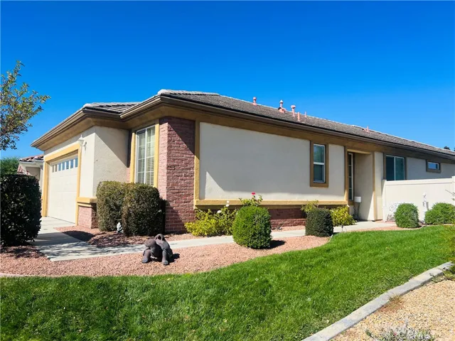 19690 Lucaya Court, Apple Valley, California 92308