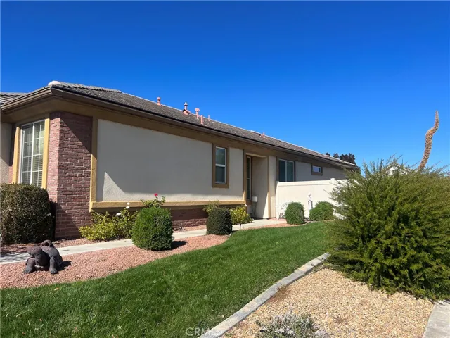 19690 Lucaya Court, Apple Valley, California 92308