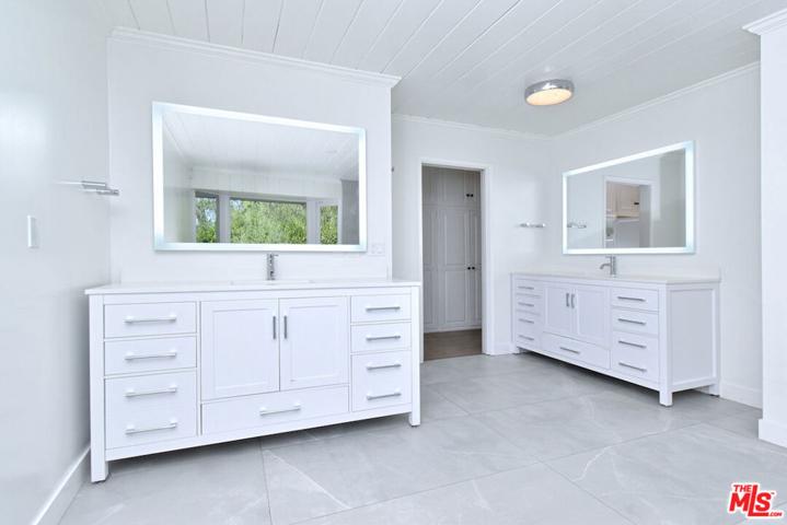 4678 White Oak Avenue, Encino, California 91316