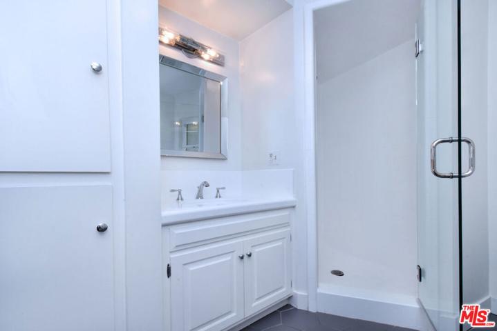 4678 White Oak Avenue, Encino, California 91316
