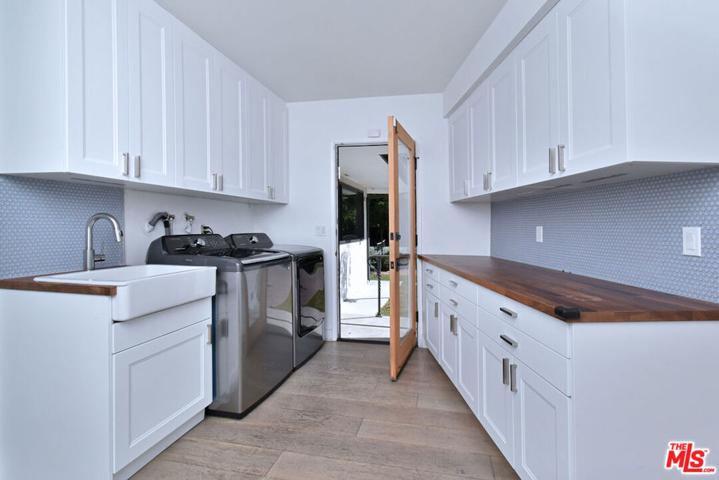 4678 White Oak Avenue, Encino, California 91316