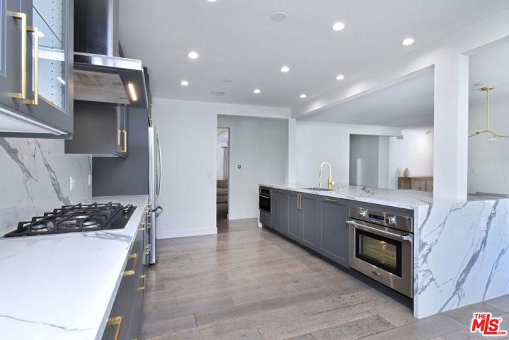4678 White Oak Avenue, Encino, California 91316