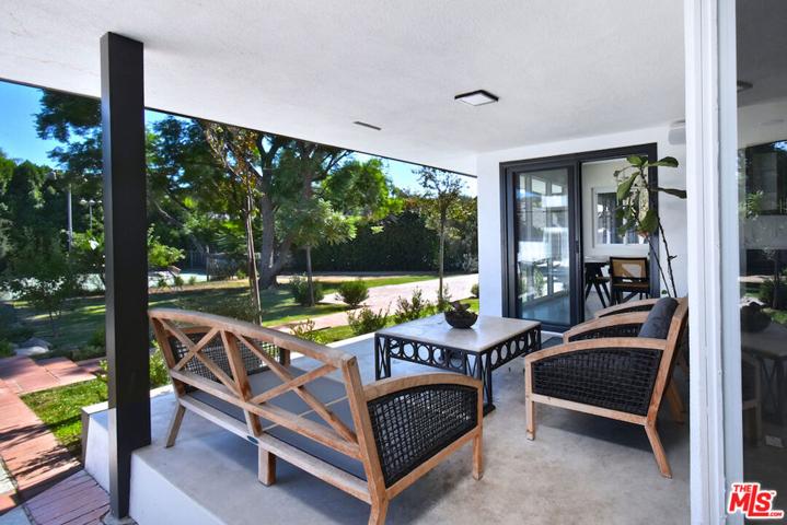 4678 White Oak Avenue, Encino, California 91316