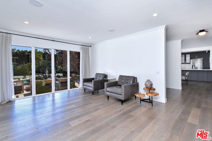 4678 White Oak Avenue, Encino, California 91316