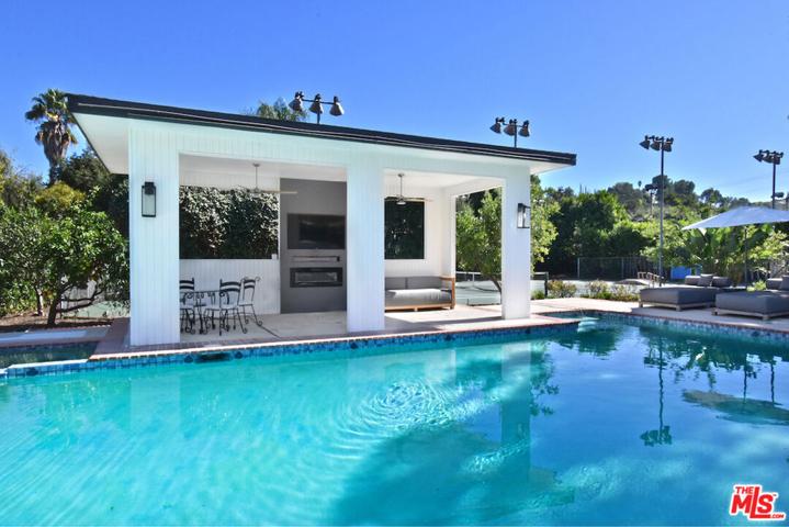 4678 White Oak Avenue, Encino, California 91316