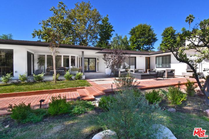4678 White Oak Avenue, Encino, California 91316